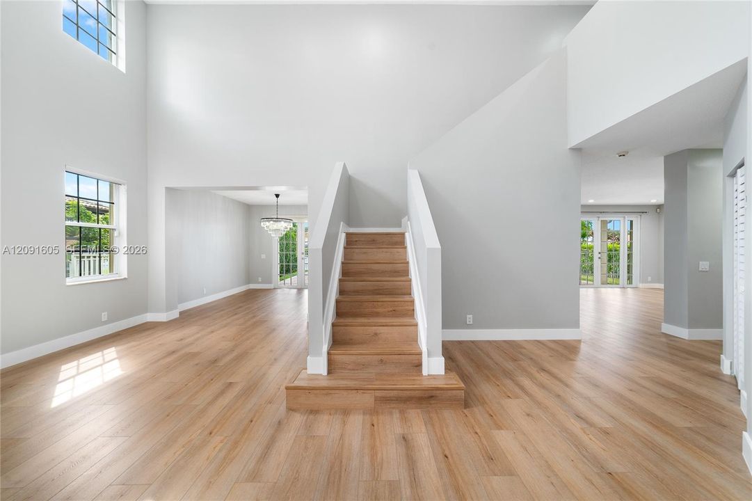 En Venta: $1,500,000 (5 camas, 4 baños, 3336 Pies cuadrados)