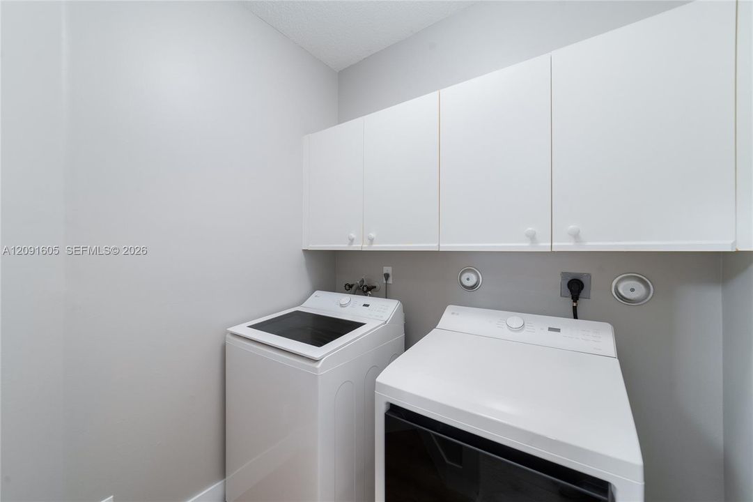 En Venta: $1,500,000 (5 camas, 4 baños, 3336 Pies cuadrados)