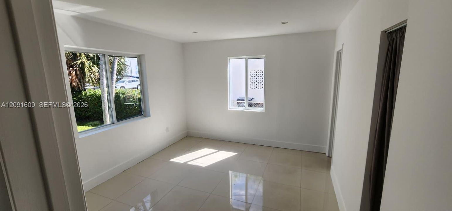 For Rent: $6,600 (4 beds, 3 baths, 1960 Square Feet)