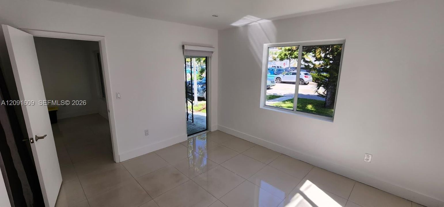 For Rent: $6,600 (4 beds, 3 baths, 1960 Square Feet)