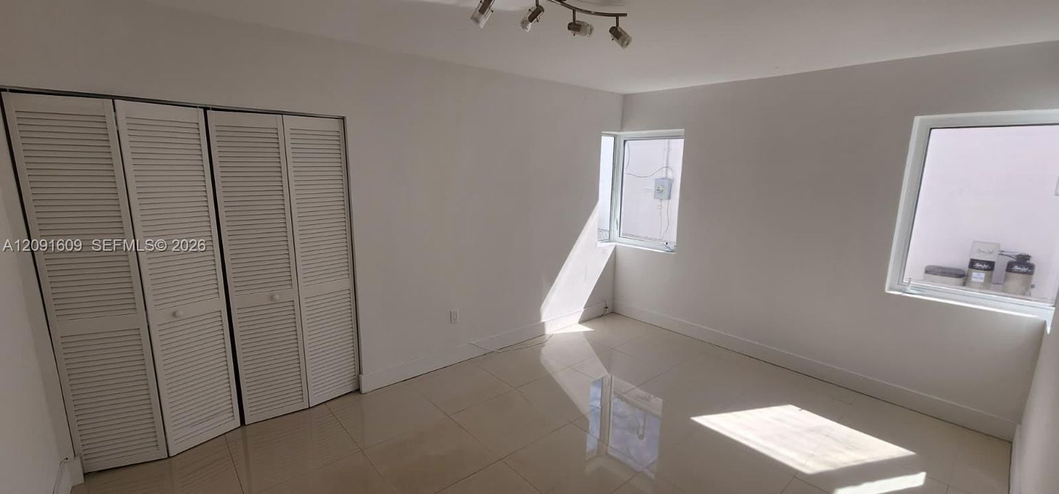For Rent: $6,600 (4 beds, 3 baths, 1960 Square Feet)