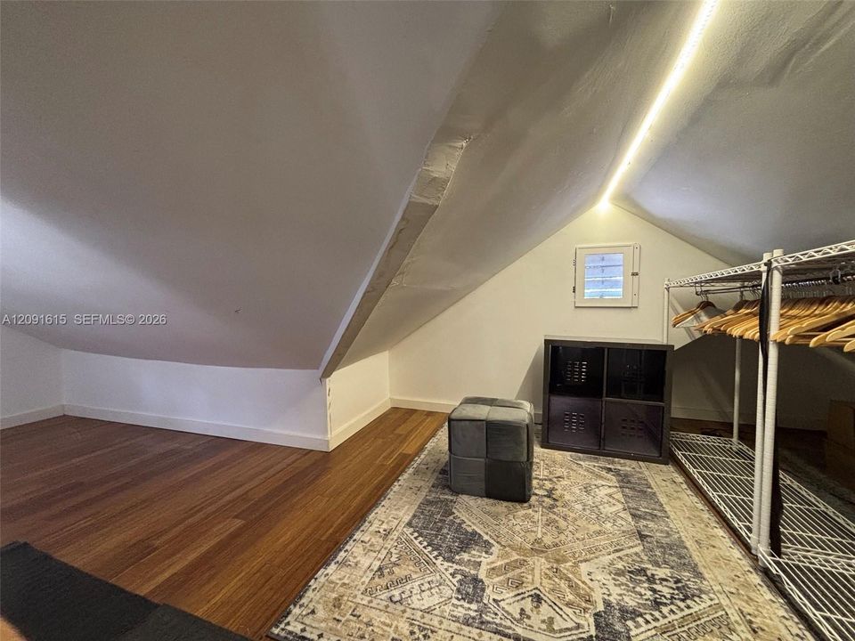 For Rent: $3,250 (2 beds, 2 baths, 1050 Square Feet)