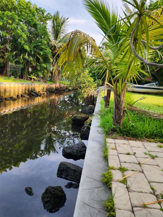 For Sale: $2,650,000 (0.95 acres)