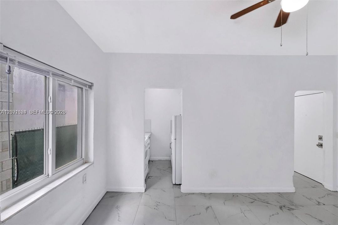 For Rent: $1,800 (1 beds, 1 baths, 438 Square Feet)