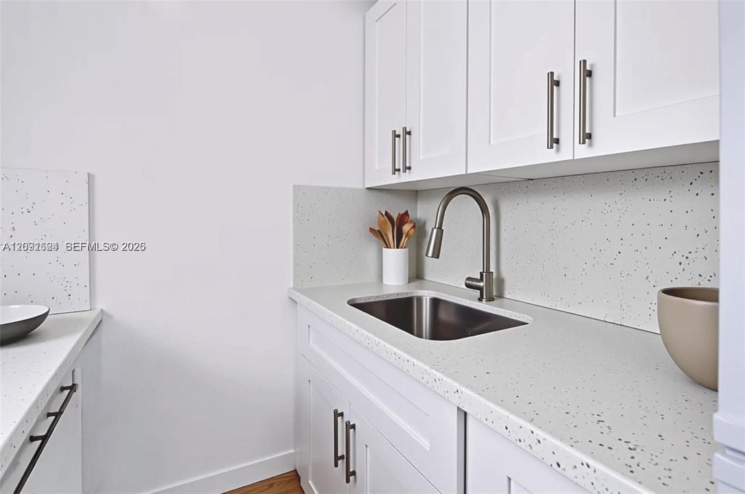 For Rent: $1,800 (1 beds, 1 baths, 438 Square Feet)