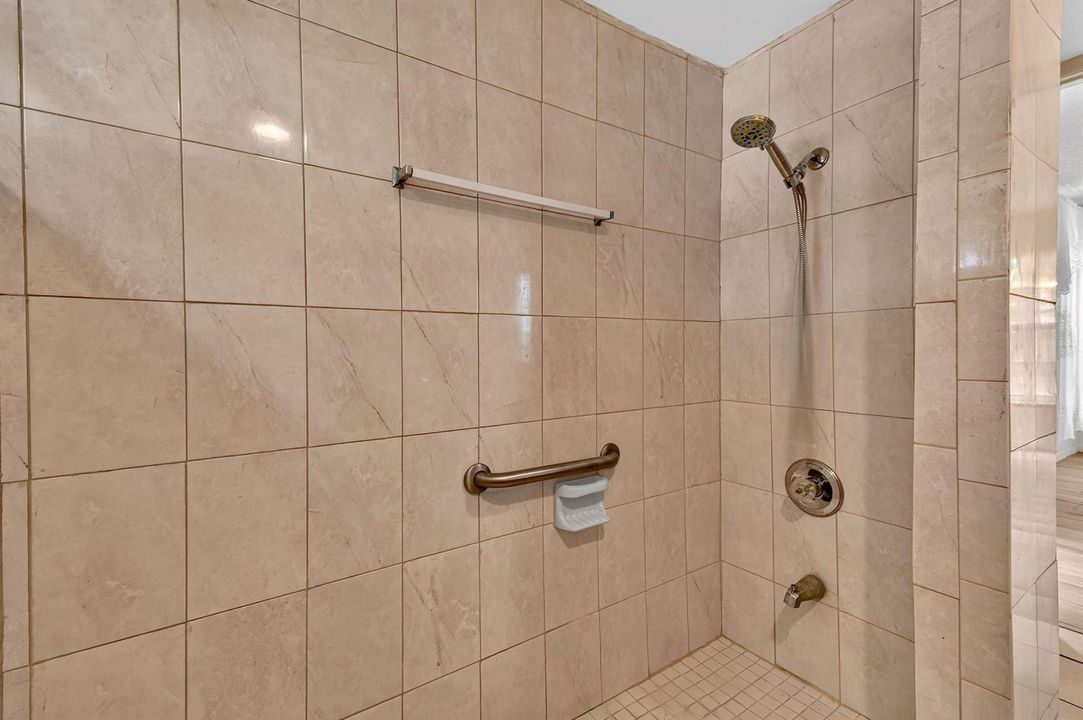 1102WestchesterDrE(24)