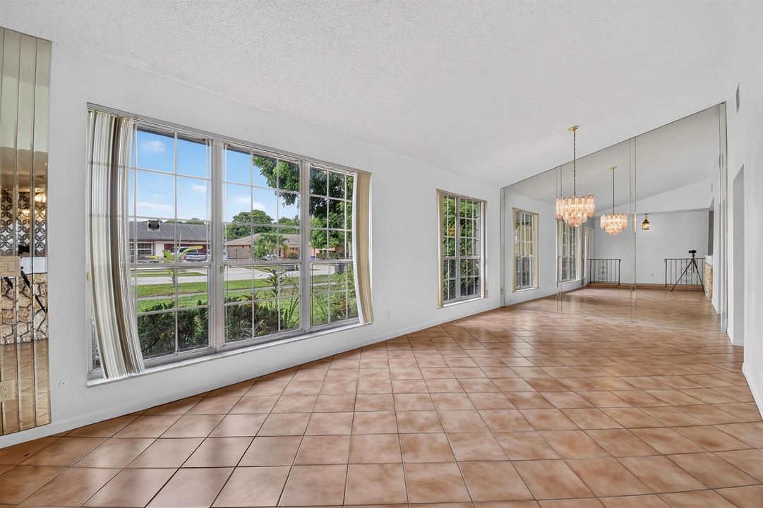 1102WestchesterDrE(11)