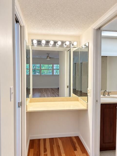3800 hallway vanity