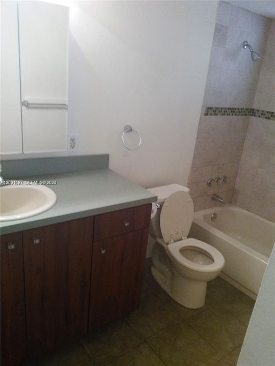 For Rent: $1,650 (1 beds, 1 baths, 660 Square Feet)