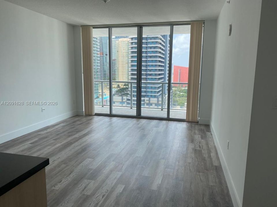 For Rent: $4,000 (2 beds, 2 baths, 1013 Square Feet)