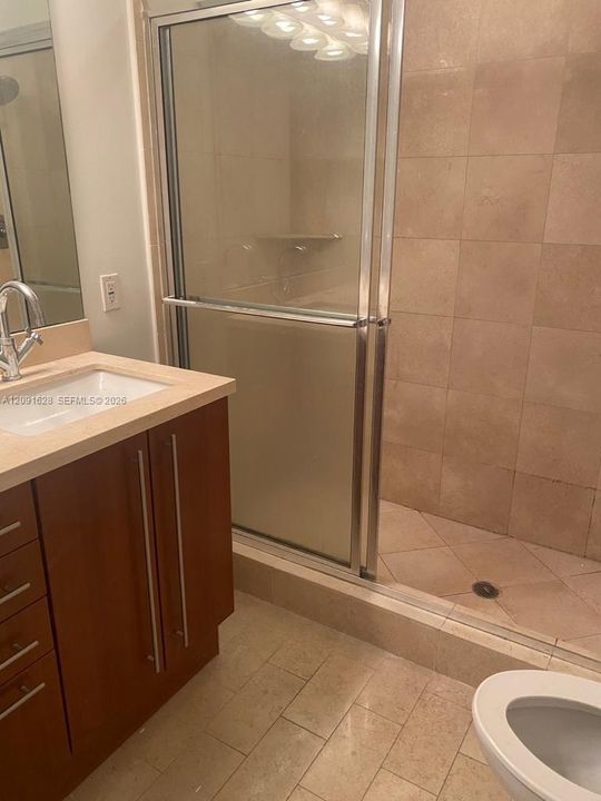 For Rent: $4,000 (2 beds, 2 baths, 1013 Square Feet)