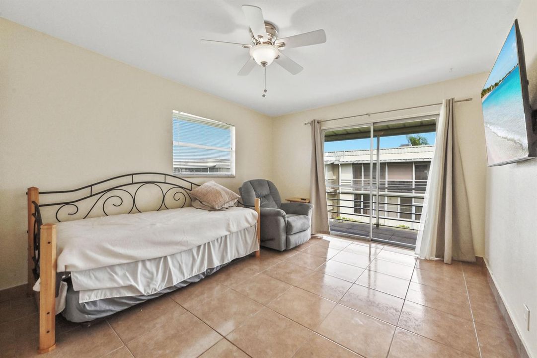 18 Bedroom 04