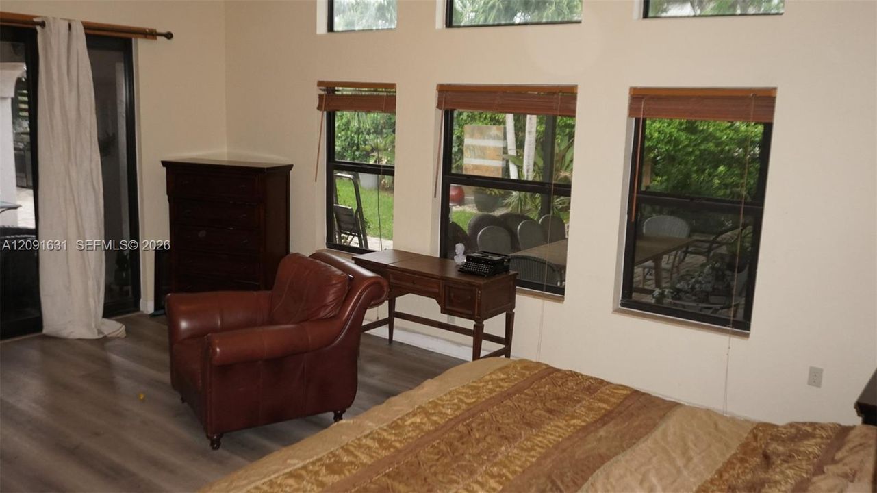 For Sale: $1,290,000 (5 beds, 4 baths, 3384 Square Feet)
