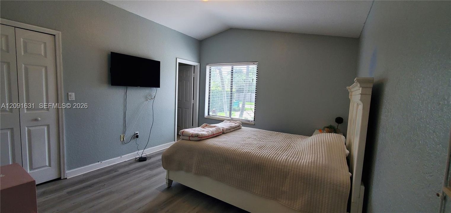 For Sale: $1,290,000 (5 beds, 4 baths, 3384 Square Feet)