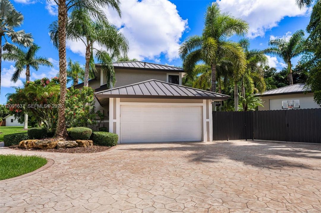 Attached Garage