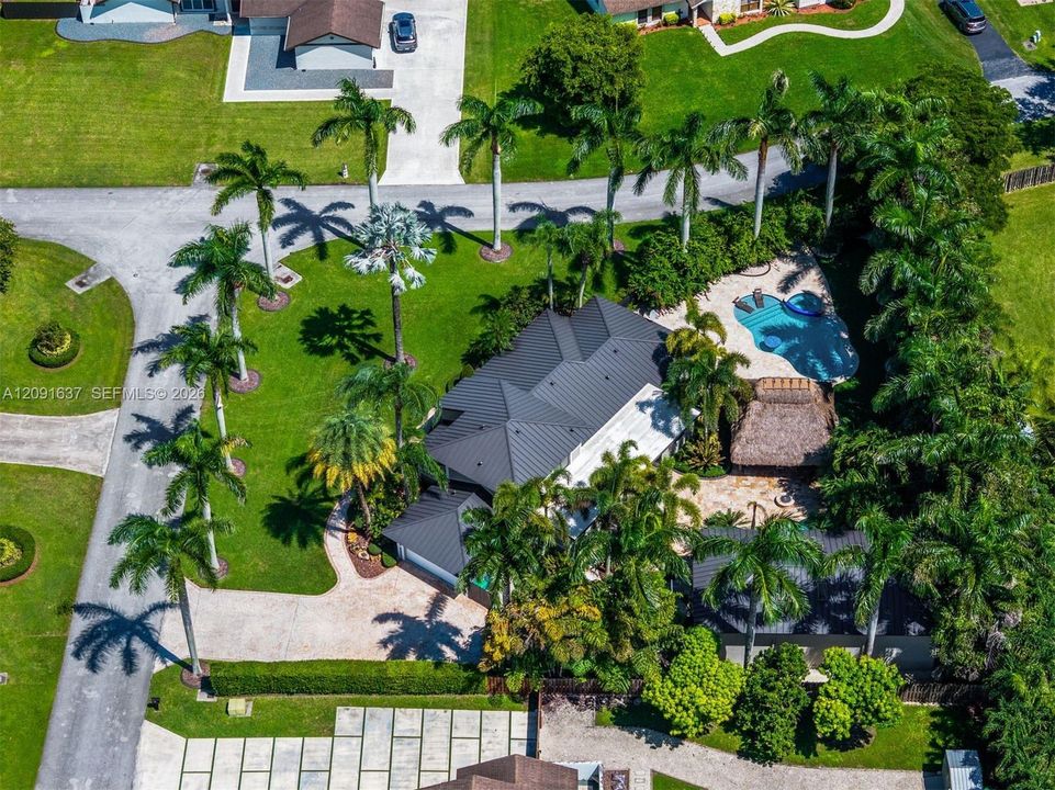 На продажу: $1,850,000 (5 спален, 2 ванн, 3188 Квадратных фут)