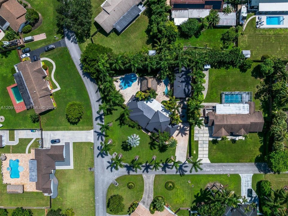 На продажу: $1,850,000 (5 спален, 2 ванн, 3188 Квадратных фут)