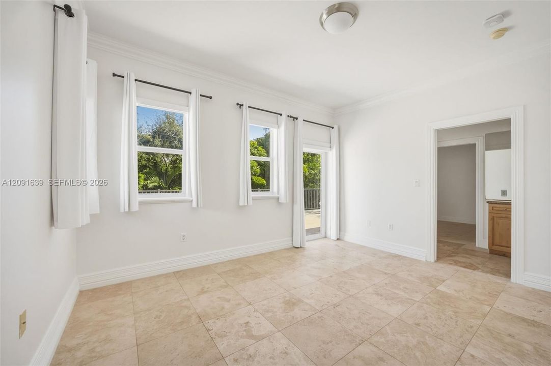 En Renta: $21,500 (5 camas, 6 baños, 3515 Pies cuadrados)