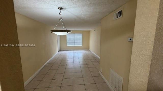 For Rent: $1,700 (2 beds, 1 baths, 776 Square Feet)
