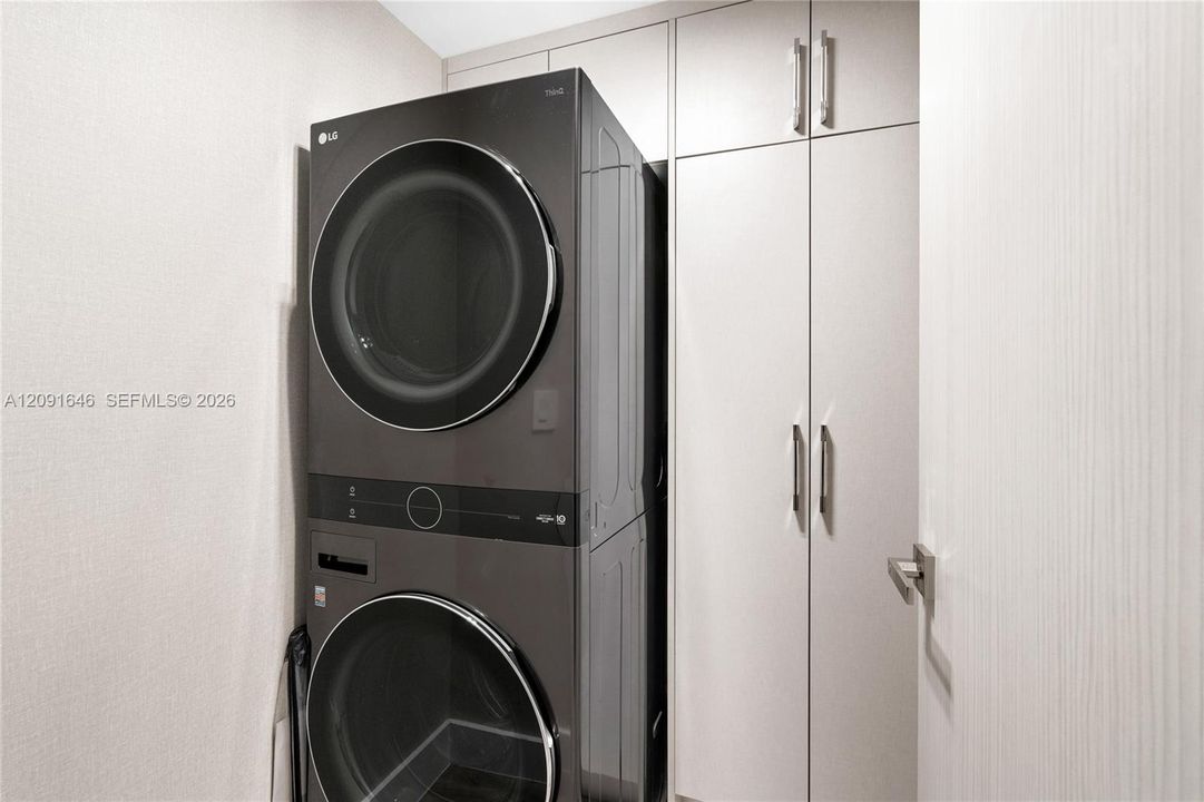 Recientemente alquilado: $6,500 (2 camas, 2 baños, 1397 Pies cuadrados)