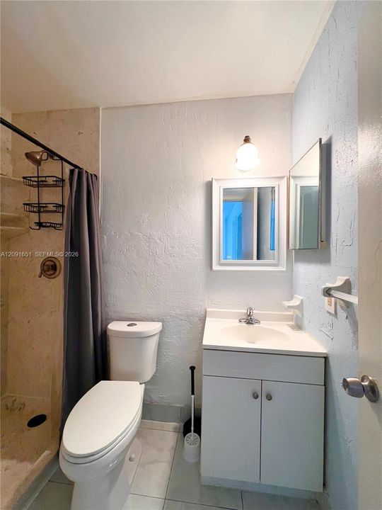 For Rent: $1,950 (2 beds, 1 baths, 750 Square Feet)