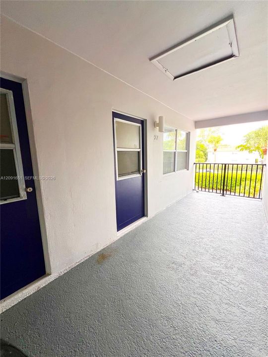 For Rent: $1,950 (2 beds, 1 baths, 750 Square Feet)