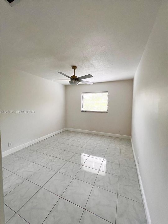 For Rent: $1,950 (2 beds, 1 baths, 750 Square Feet)