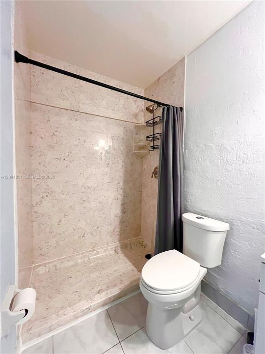 For Rent: $1,950 (2 beds, 1 baths, 750 Square Feet)