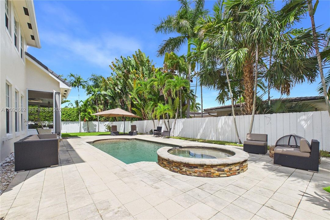 For Rent: $15,000 (5 beds, 4 baths, 4008 Square Feet)