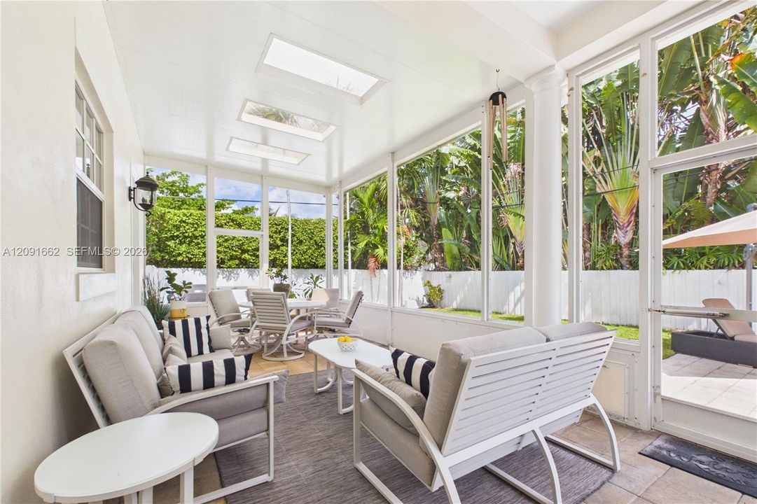 For Rent: $15,000 (5 beds, 4 baths, 4008 Square Feet)