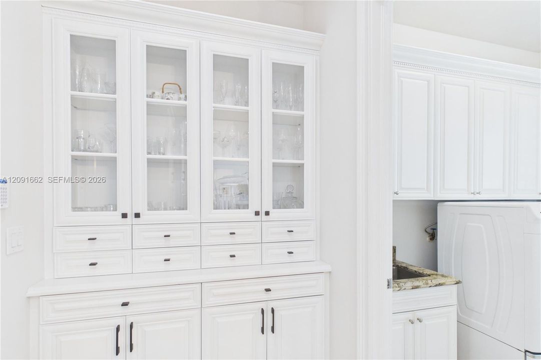 For Rent: $15,000 (5 beds, 4 baths, 4008 Square Feet)