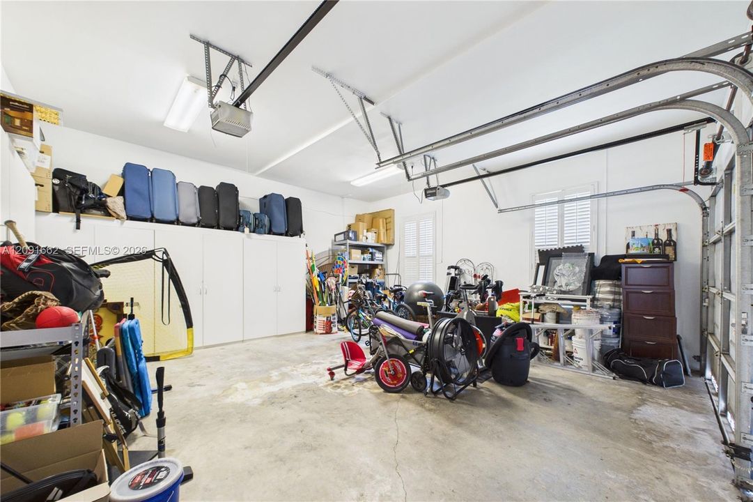 For Rent: $15,000 (5 beds, 4 baths, 4008 Square Feet)