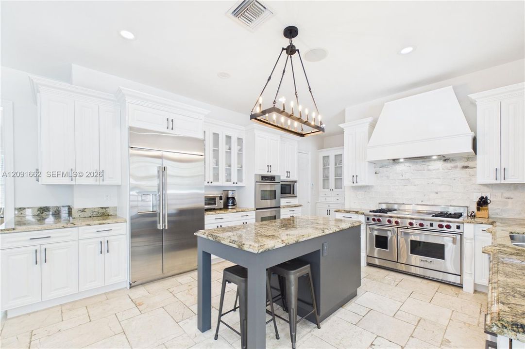 For Rent: $15,000 (5 beds, 4 baths, 4008 Square Feet)