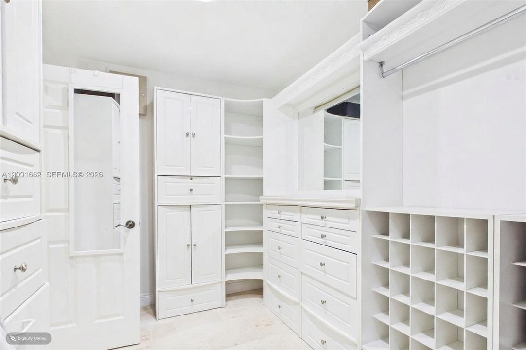 For Rent: $15,000 (5 beds, 4 baths, 4008 Square Feet)