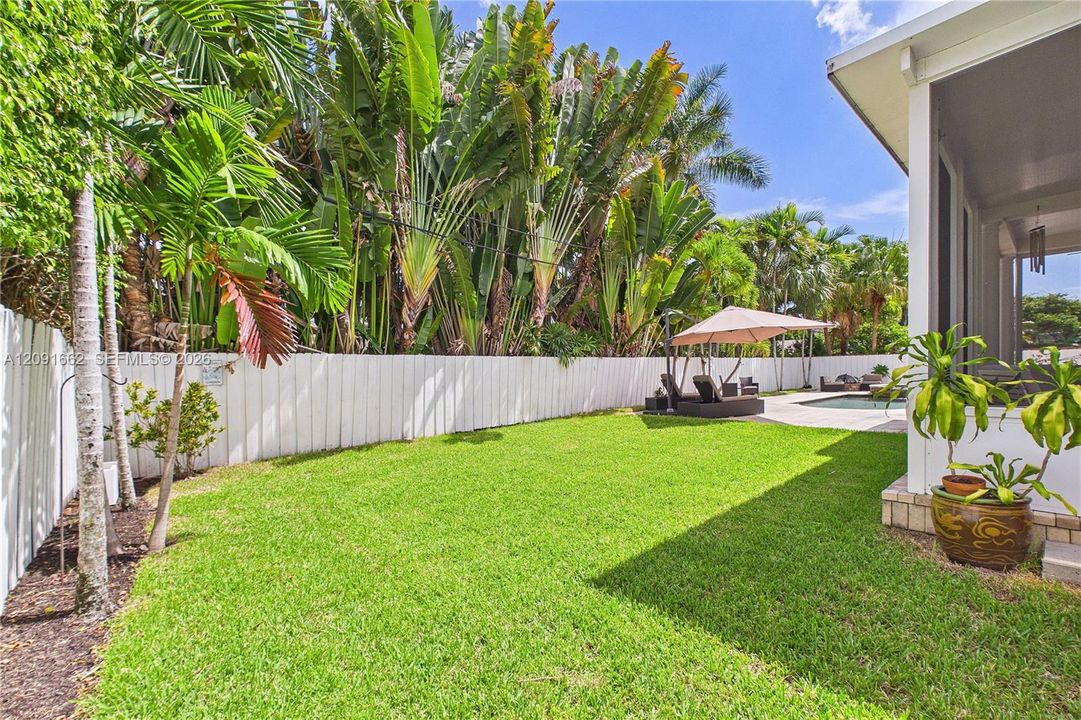 For Rent: $15,000 (5 beds, 4 baths, 4008 Square Feet)