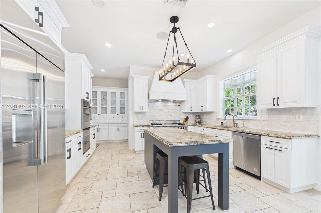 For Rent: $15,000 (5 beds, 4 baths, 4008 Square Feet)