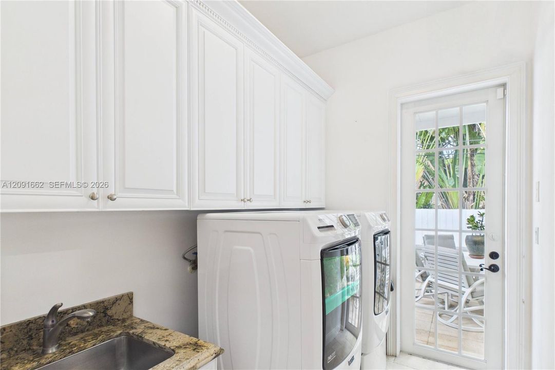 For Rent: $15,000 (5 beds, 4 baths, 4008 Square Feet)
