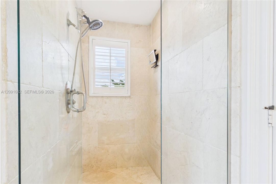 For Rent: $15,000 (5 beds, 4 baths, 4008 Square Feet)
