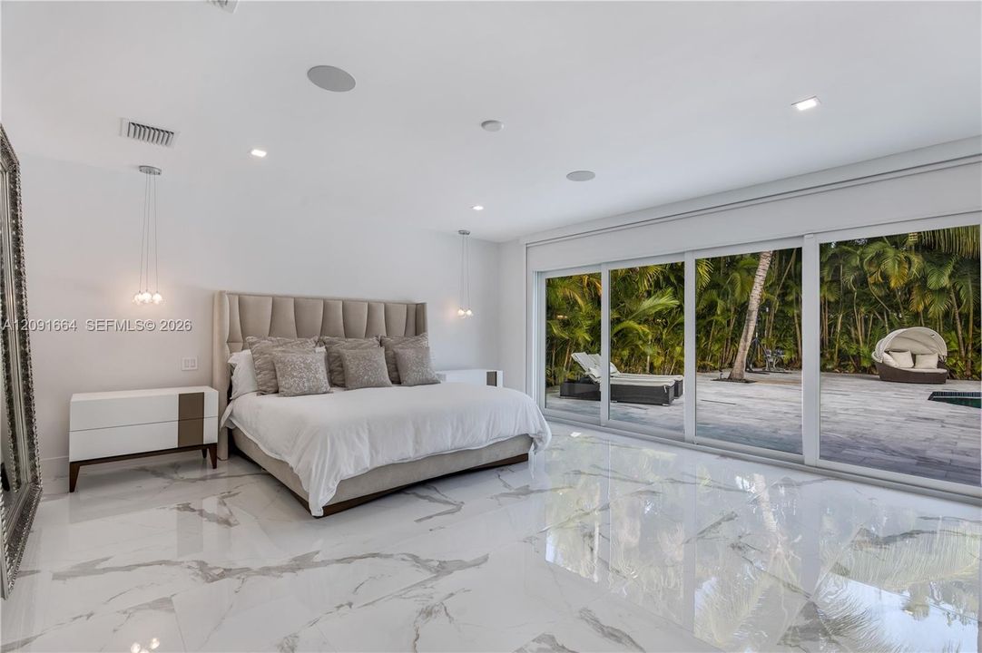 En Venta: $2,050,000 (4 camas, 3 baños, 3041 Pies cuadrados)