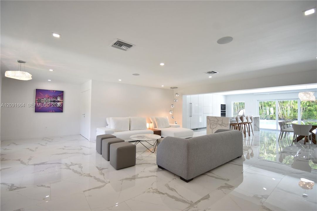 En Venta: $2,050,000 (4 camas, 3 baños, 3041 Pies cuadrados)