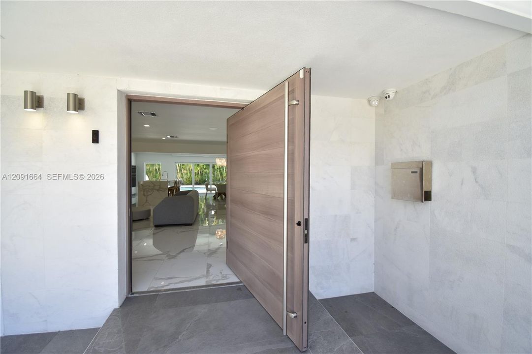 En Venta: $2,050,000 (4 camas, 3 baños, 3041 Pies cuadrados)