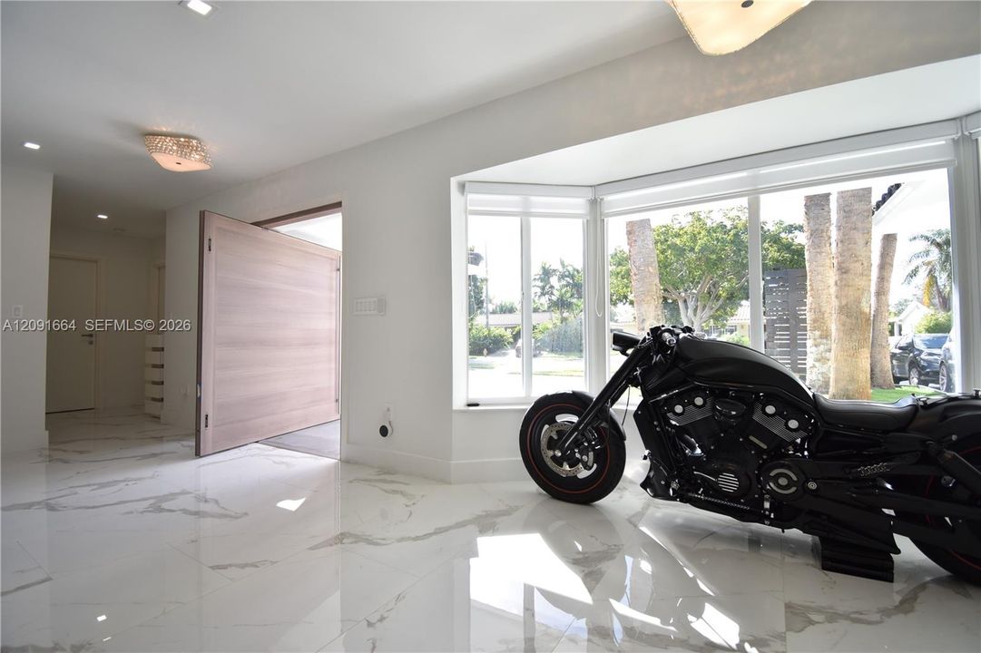 En Venta: $2,050,000 (4 camas, 3 baños, 3041 Pies cuadrados)