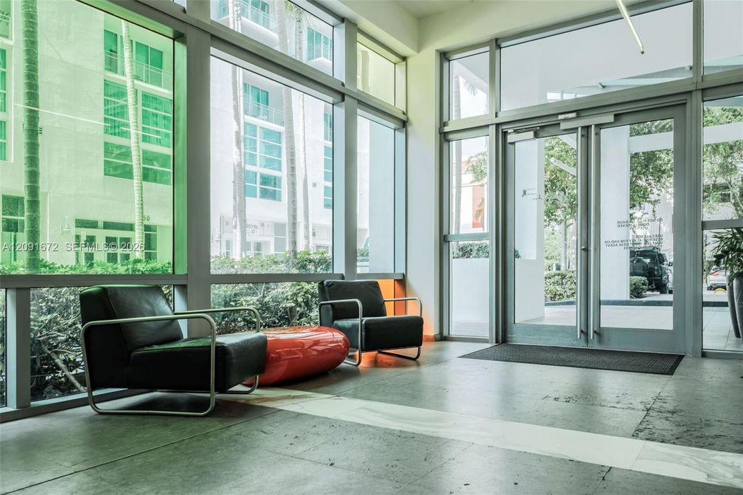 For Sale: $595,000 (2 beds, 2 baths, 1077 Square Feet)