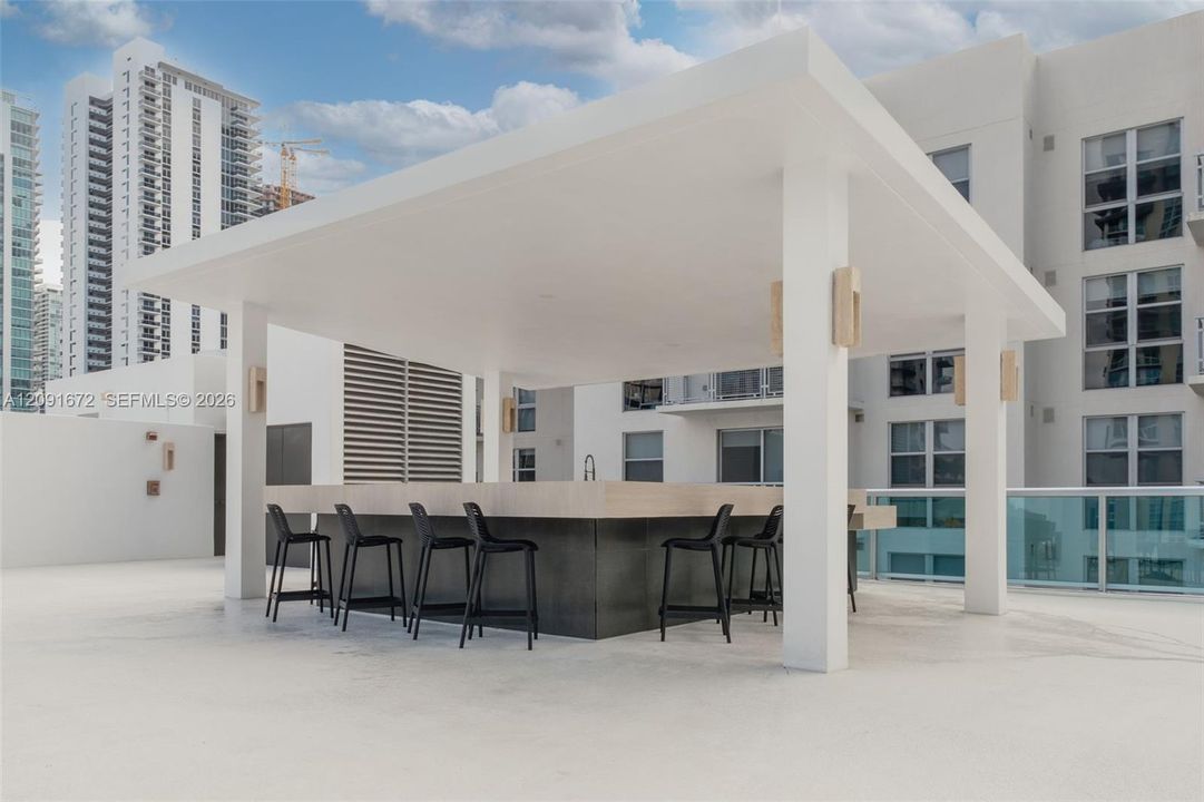 For Sale: $595,000 (2 beds, 2 baths, 1077 Square Feet)