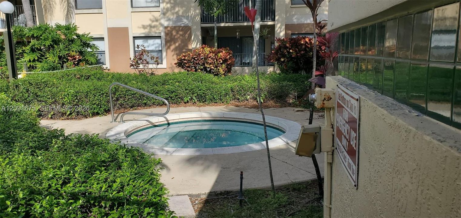 For Rent: $1,950 (2 beds, 2 baths, 1024 Square Feet)