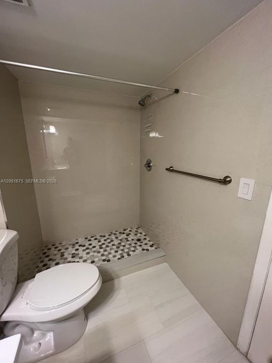 For Rent: $1,950 (2 beds, 2 baths, 1024 Square Feet)