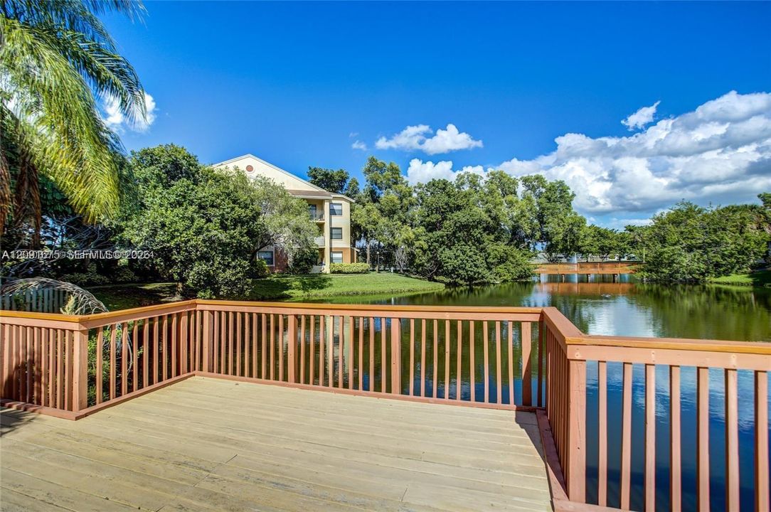 For Rent: $1,950 (2 beds, 2 baths, 1024 Square Feet)