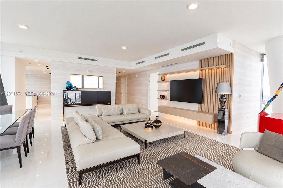 For Rent: $45,000 (5 beds, 5 baths, 3764 Square Feet)