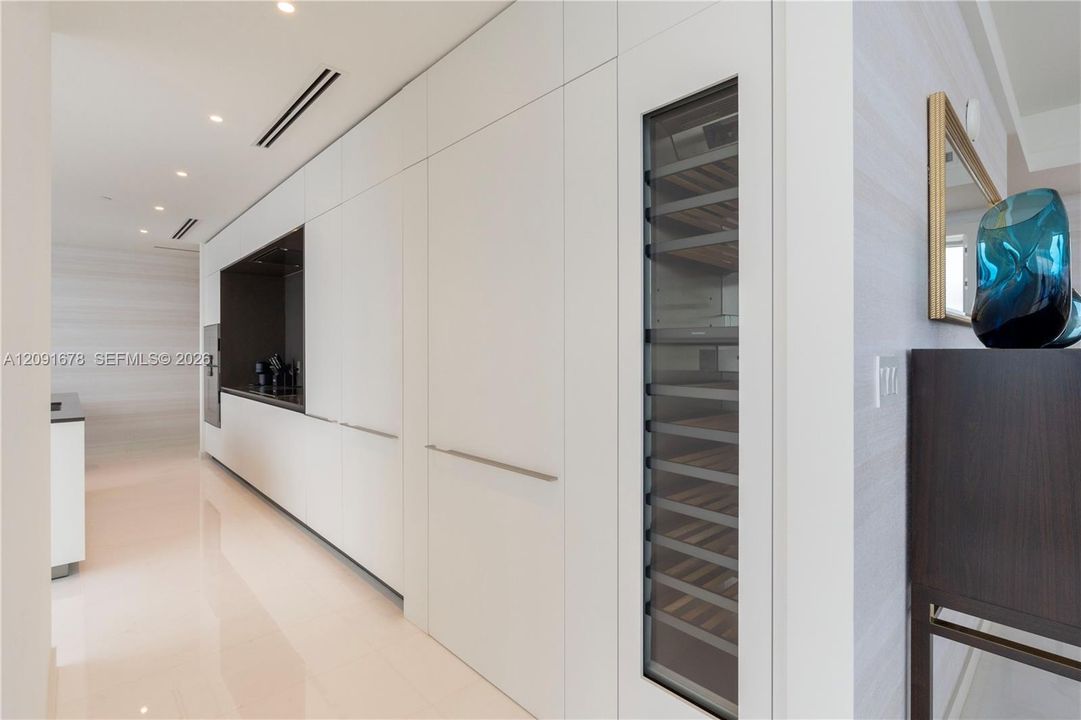 For Rent: $45,000 (5 beds, 5 baths, 3764 Square Feet)