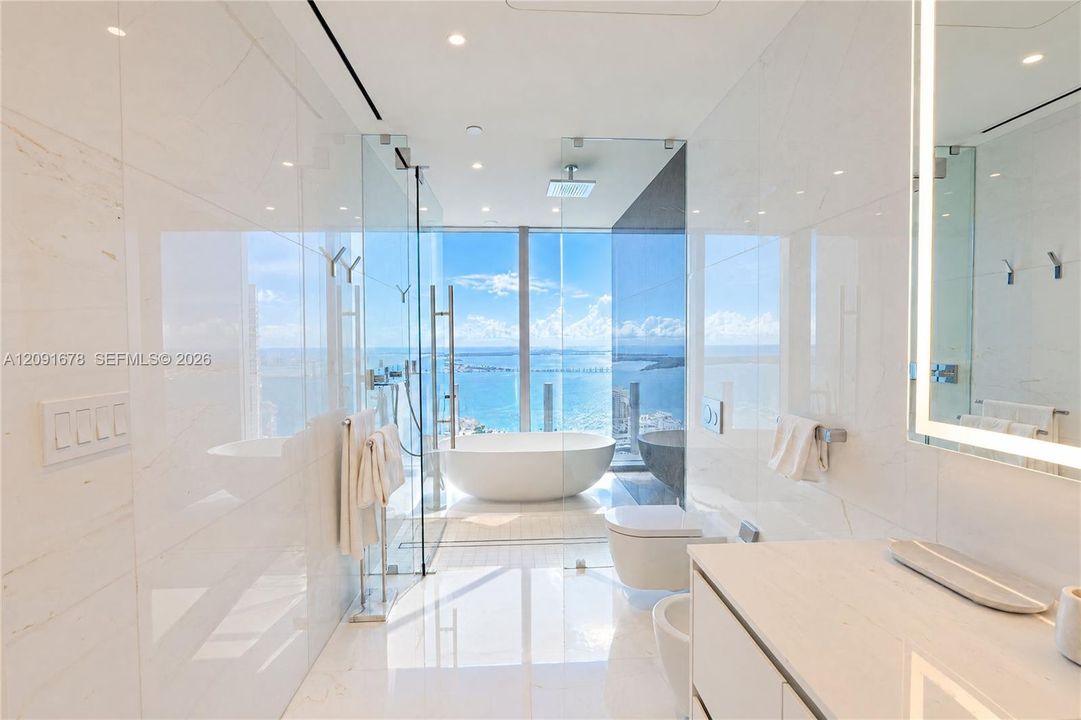 For Rent: $45,000 (5 beds, 5 baths, 3764 Square Feet)
